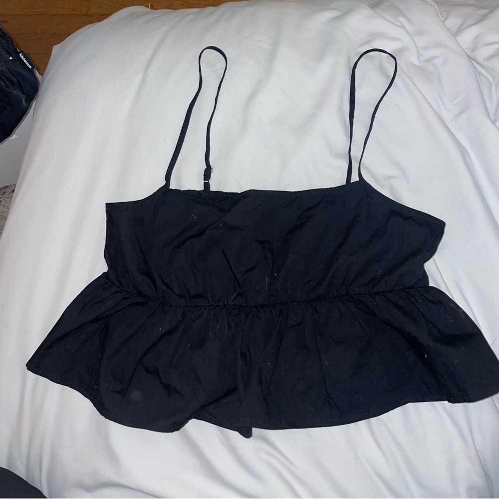 Cute little black top